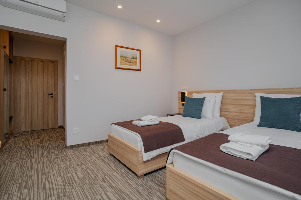 Maestro - Rooms & Restaurant Vukovar Exterior photo