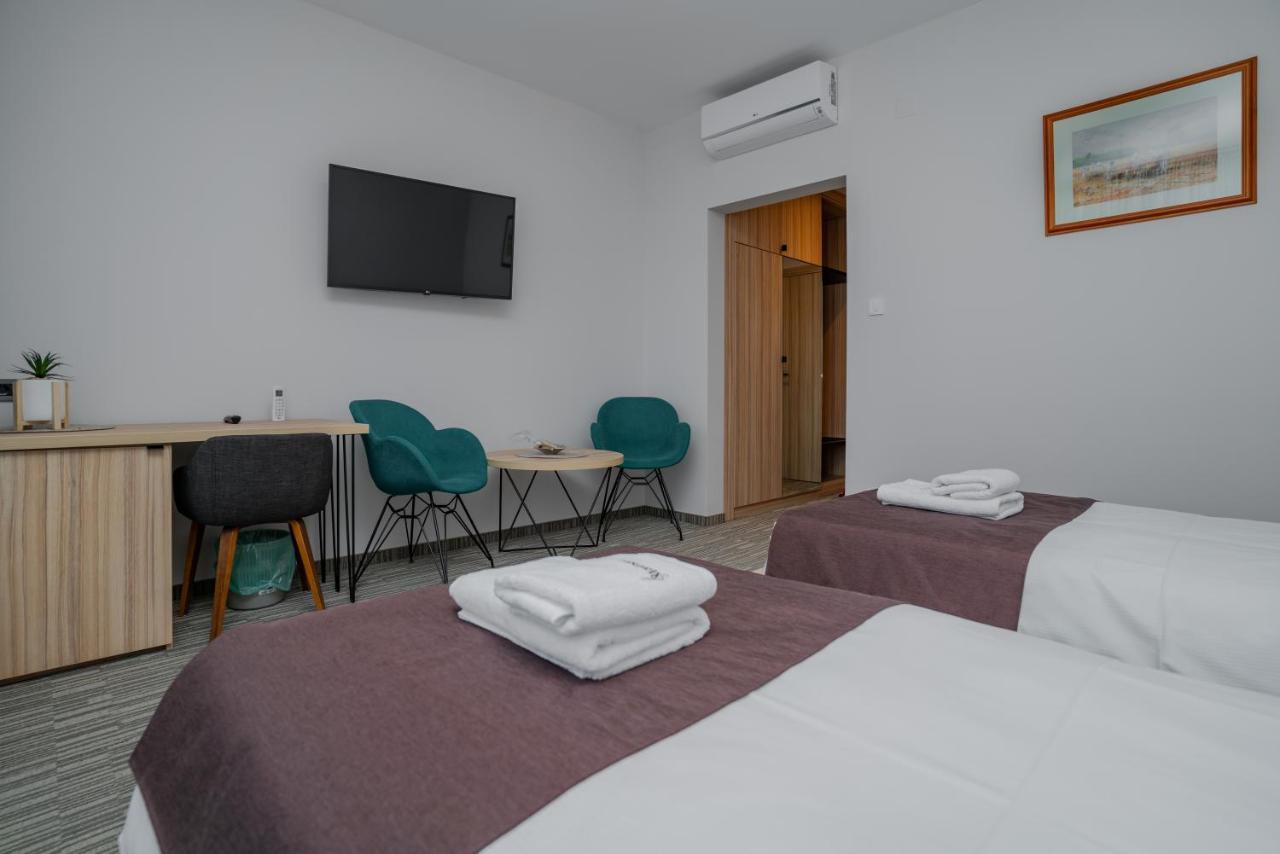 Maestro - Rooms & Restaurant Vukovar Exterior photo