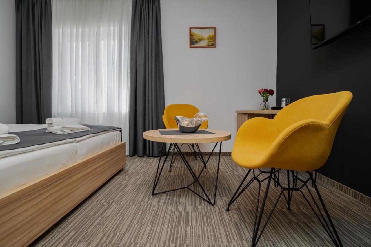 Maestro - Rooms & Restaurant Vukovar Exterior photo