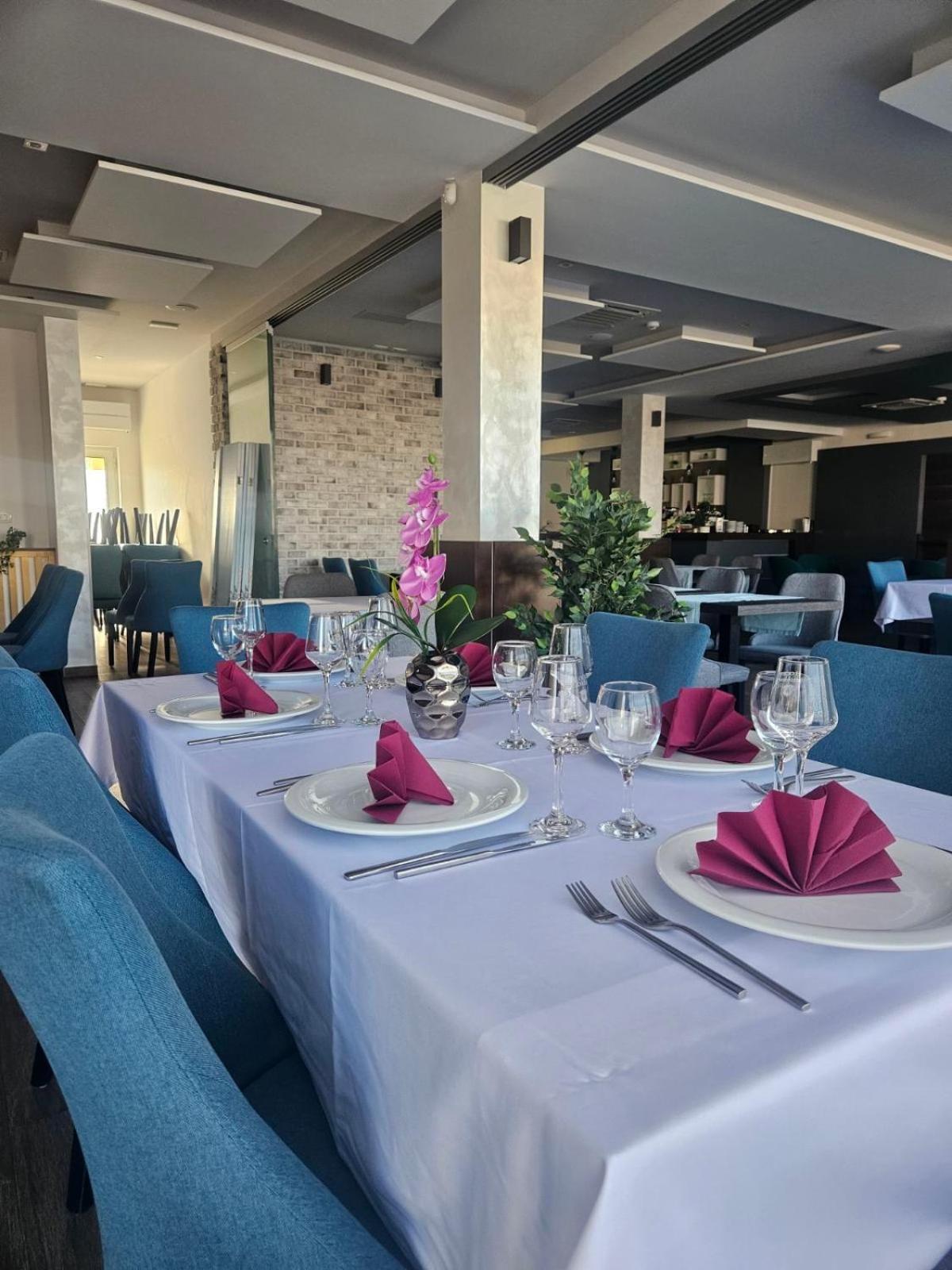 Maestro - Rooms & Restaurant Vukovar Exterior photo