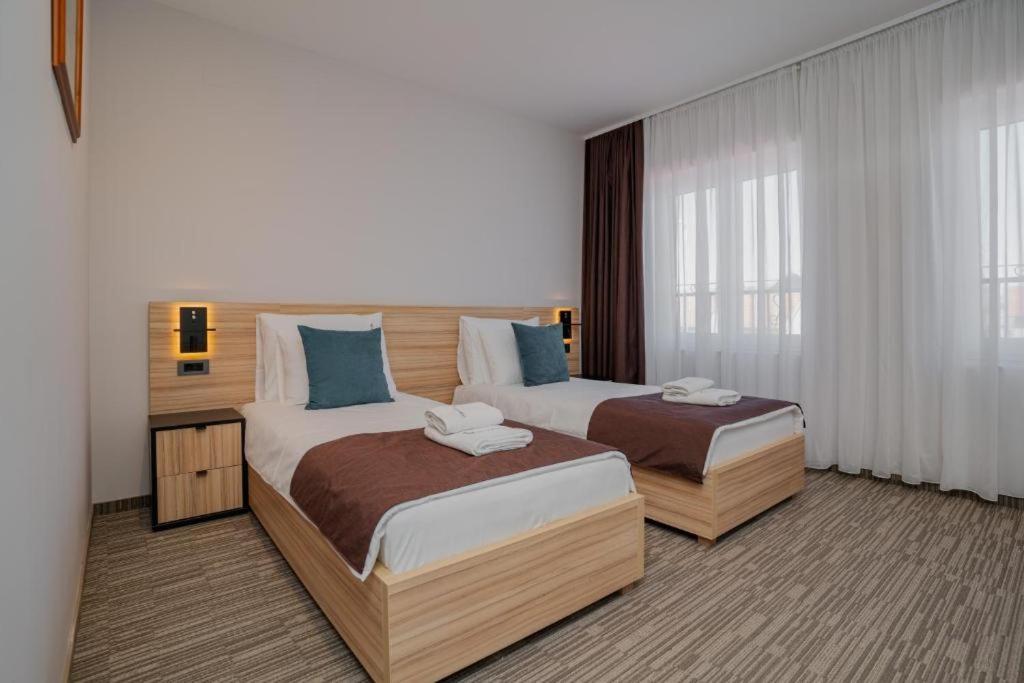 Maestro - Rooms & Restaurant Vukovar Exterior photo